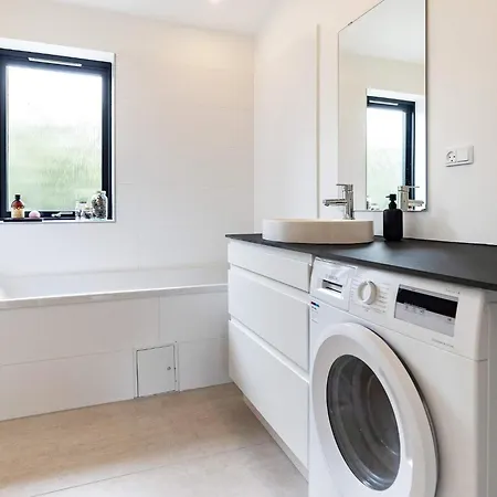 8 Person In Vaeggerlose Bøtø By